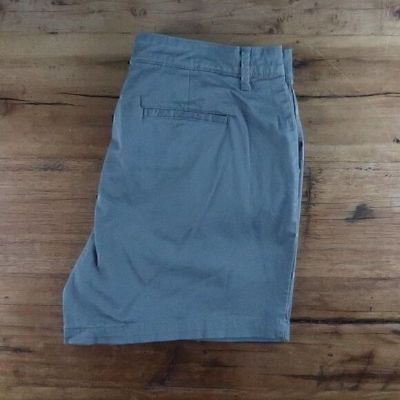 GLORIA VANDERBILT OLIVE GREEN HIGH RISE COTTON SHORTS SIZE 16 - Picture 5 of 6